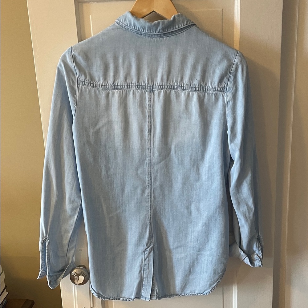 cloth & stone Light Blue Chambray Button-Up Shirt - Picture 5 of 5